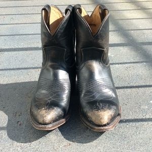 Frye Billy Short Distressed Boots 7.5